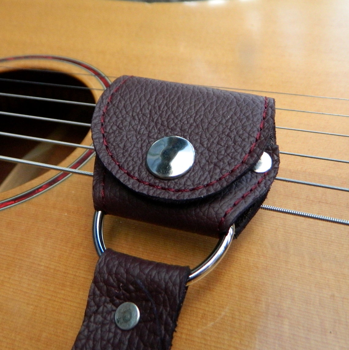 Guitar Pick Leather Case Pick Pouch Keyring Maroon