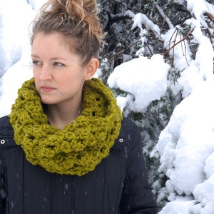DIY PATTERN: Skye Cowl, super bulky scarf, easy crochet PDF, chunky infinity scarf, InStAnT DoWnLoAd, Permission to Sell image 1