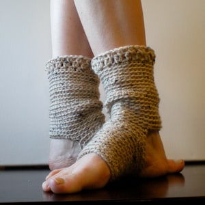 PATTERN:  Yoga Socks, Dance Pilates Ballet, Leg Warmers, crochet pdf, ankle warmers, slouchy, dancer, InStanT DowNLoaD, Permission to Sell