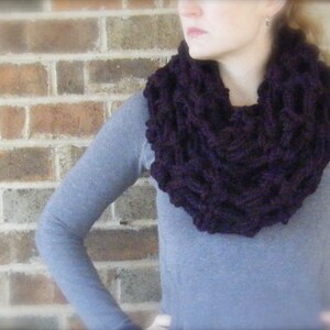 DIY PATTERN: The Oslo Cowl, crochet pattern PDF & ViDeO LiNk, infinity scarf, chunky super bulky yarn, InStAnt DoWnLoAd, Hookless Crochet image 3