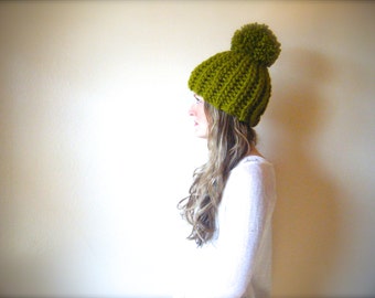 DIY Crochet Pattern: Tuckerman's Hat,  PDF & ViDeO LiNk, chunky pom pom hat,  super bulky yarn, arm crochet, Hookless Crochet