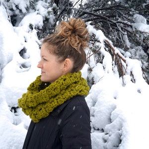 DIY PATTERN: Skye Cowl, super bulky scarf, easy crochet PDF, chunky infinity scarf, InStAnT DoWnLoAd, Permission to Sell image 4