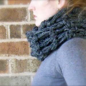 DIY PATTERN: The Oslo Cowl, crochet pattern PDF & ViDeO LiNk, infinity scarf, chunky super bulky yarn, InStAnt DoWnLoAd, Hookless Crochet image 4