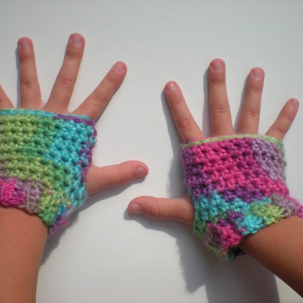 PATTERN:  Kid Gloves, fingerless, easy crochet PDF InStaNT DowNLoaD, wrist warmers,  seamless cuffed mittens, permission to sell