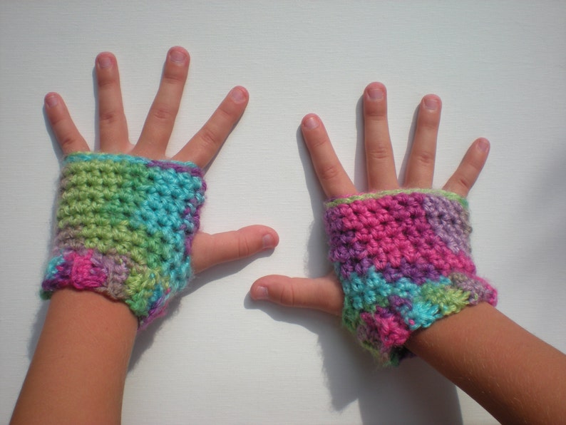 PATTERN: Kid Gloves, fingerless, easy crochet PDF InStaNT DowNLoaD, wrist warmers, seamless cuffed mittens, permission to sell image 1