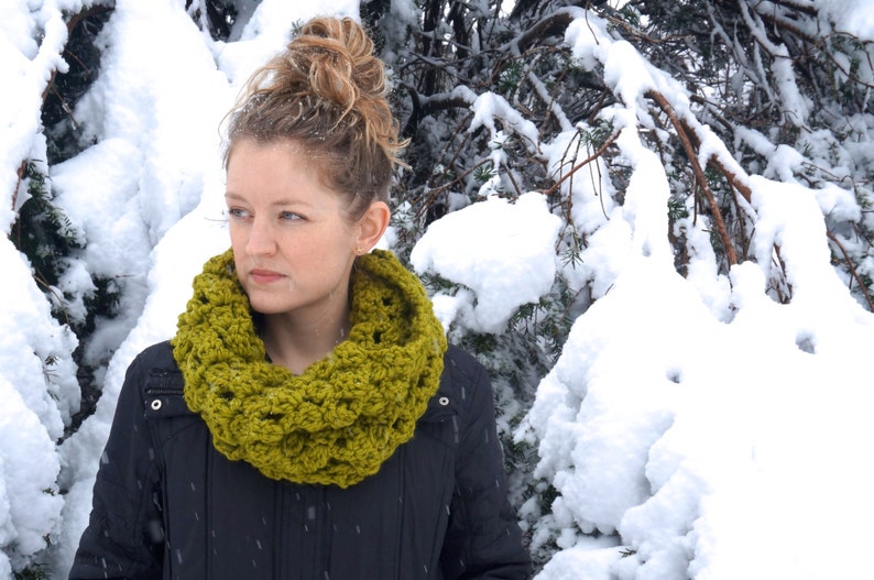 DIY PATTERN: Skye Cowl, super bulky scarf, easy crochet PDF, chunky infinity scarf, InStAnT DoWnLoAd, Permission to Sell image 1