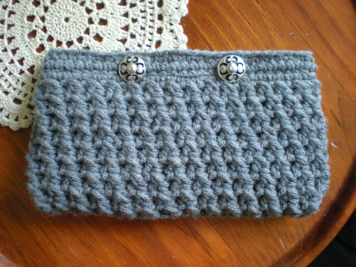 38 Crochet Wallet Patterns with Card Holders, Coin Pouches, and Mini Wallets 35 Pattern: Crosshatch Clutch