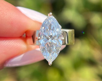 Anillo de compromiso Andrea con diamante cultivado en laboratorio, talla marquesa, de 3,54 ct, color E-VVS2, oro de 14 quilates.