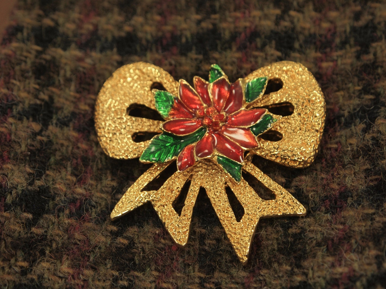 SALE Vintage emaille kerst broche speld getextureerde Gold Etsy