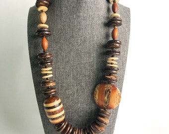 Vintage chunky wood beaded necklace