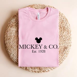 Mickey And Co Shirt, Vintage Disney T-shirt, Minimalist Mickey Tee, Est 1928 Disney Shirt, Disneyland Trip Apparel, Aesthetic Disney Gift bild 12