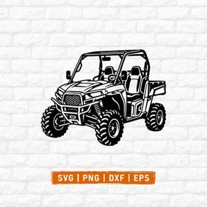 Peut inclure: Une illustration graphique en noir et blanc d'un véhicule utilitaire tout-terrain avec une cage de sécurité, deux sièges, une calandre avant et de gros pneus crantés. Sous le véhicule, une étiquette orange affiche le texte SVG | PNG | DXF | EPS.