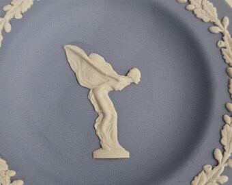 Vintage wedgwood-blauwe schaal met pennen, Rolls Royce Spirit of Ecstasy-mascotte, klein decoratief bord, gemaakt in Engeland.