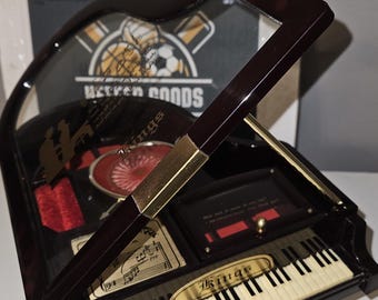 Vintage vleugelmuziekdoos / sieradendoosje