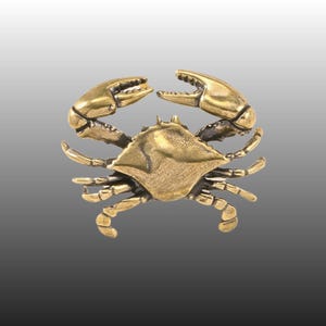 Knobella Brass Crab Knob – Coastal Drawer Pull, Nautical Cabinet Handle, Beach House Furniture Accent