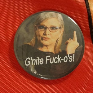 Der legendäre Carrie Fisher Button