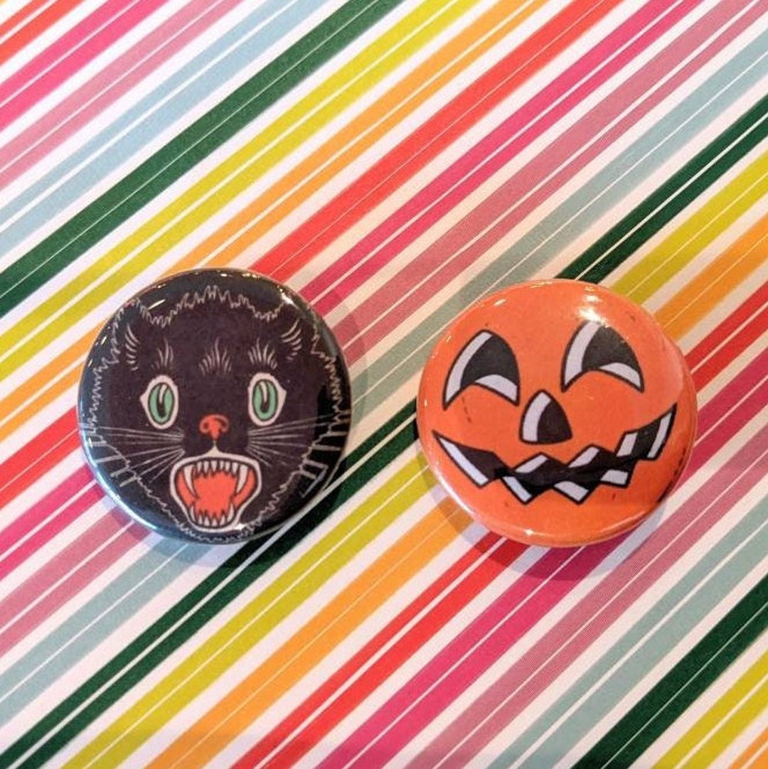Vintage Halloween Set of Two Buttons - Etsy