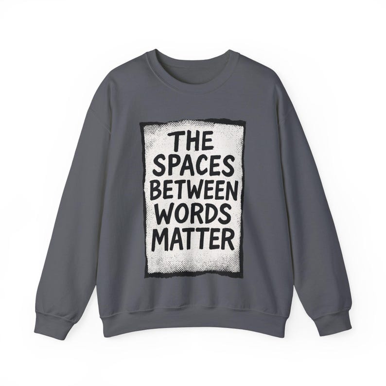 Literatur-Pullover: Modernes Leben Zitate Shirt mit minimalistischer Textkunst Bild 6