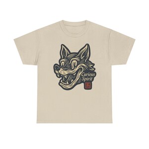 Camiseta con mascota de zorro sonriente distorsionada, camiseta de arte pop neo, estilo de dibujos animados vintage. imagen 5