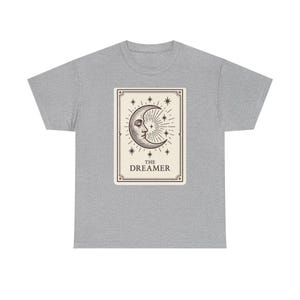 Camiseta Neo-Pop Tarot Luna, Ropa urbana con diseño de personajes imagen 6