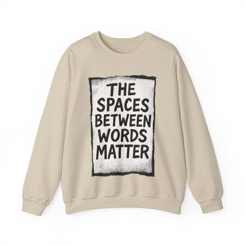 Literatur-Pullover: Modernes Leben Zitate Shirt mit minimalistischer Textkunst Bild 3