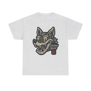 Camiseta con mascota de zorro sonriente distorsionada, camiseta de arte pop neo, estilo de dibujos animados vintage. imagen 2