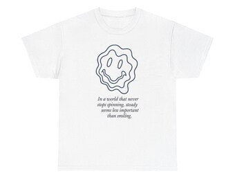 Neo-Pop verzerrtes glückliches Gesicht T-Shirt, Urban Streetwear T-Shirt, Line Art Grafikshirt