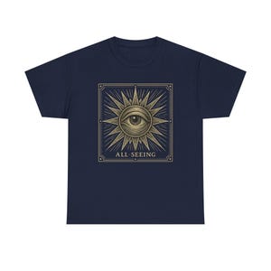 Camiseta Neo-Pop con el Ojo que Todo lo Ve, Camiseta urbana con grabado de tarot y ocultismo imagen 9