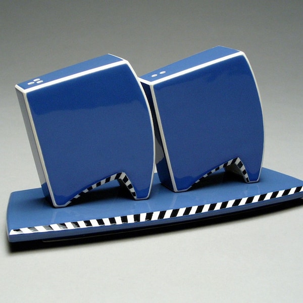 Contemporary Salt and Pepper Shaker Set in Blue