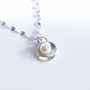Sterling Silver Swirled Pearl Pendant on Dapped Sequin Chain