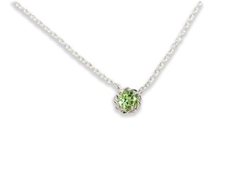 Sterling Silver Petite Perfect Peridot Wreath Pendant on Cable Chain