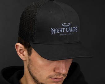 Gorra camionera Night Calles, gorra gótica urbana, gorra snapback bordada, gorra de malla de estética oscura, moda grunge Y2K, gorra Signal Lost
