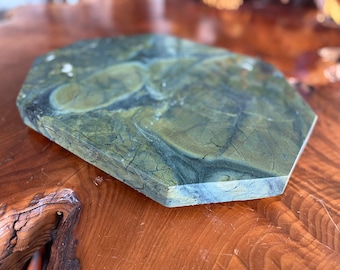 Victoria-Regia-Exotic-Quartzite-Stone