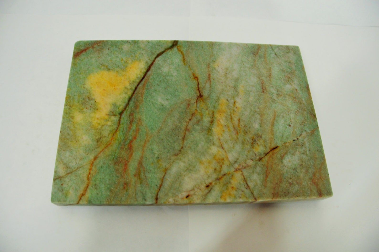 quartzite cutting board