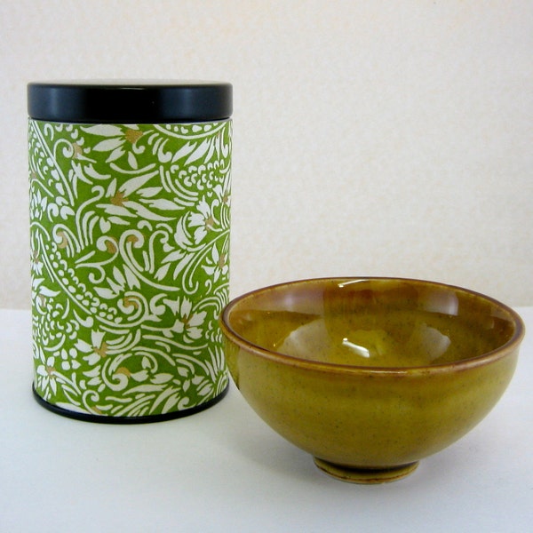 Small Paper-Covered Tea Tin - Green and White Flowered Chiyogami Paper