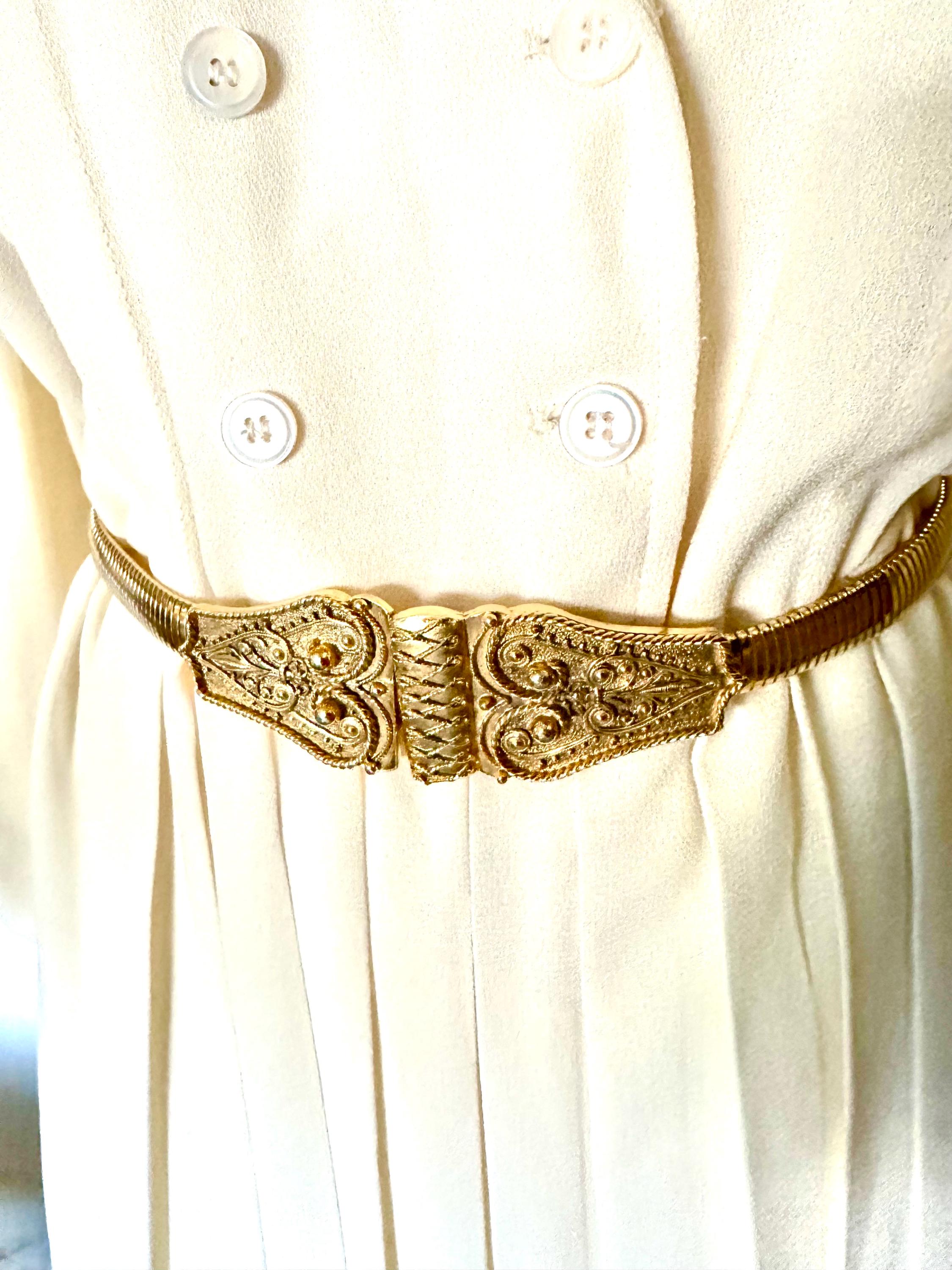 Vintage Signed Accessocraft New York Gold Ornate Etruscan  display picture 3