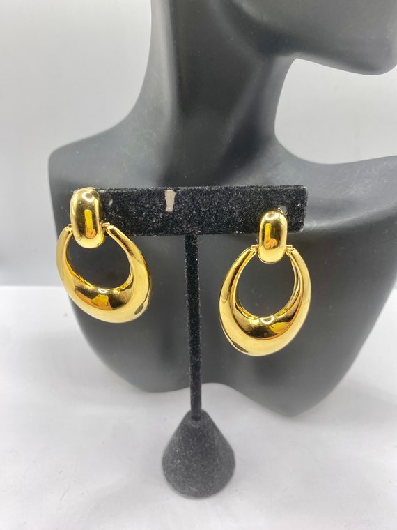 Vintage MONET Elongated Gold Hoop Earrings - image 3