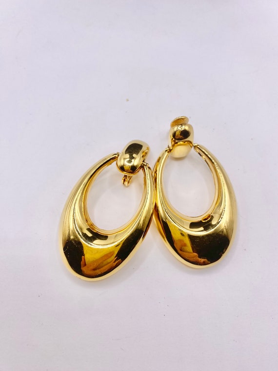 Vintage MONET Elongated Gold Hoop Earrings - image 4