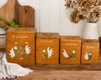 Juego de botes de madera con gallo pintados a mano, estilo vintage de los años 60 – Almacenamiento para cocina de estilo rústico