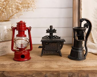 Sacapuntas vintage originales: Linterna, estufa, bomba de agua, decoración de escritorio de metal