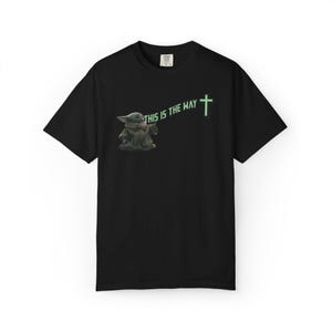 Dies ist der Weg Baby Yoda, Grogu Grafik T-Shirt | The Mandalorian inspiriert, Kreuzsymbol Bild 9