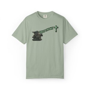 Dies ist der Weg Baby Yoda, Grogu Grafik T-Shirt | The Mandalorian inspiriert, Kreuzsymbol Bild 6