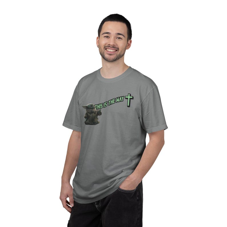 Dies ist der Weg Baby Yoda, Grogu Grafik T-Shirt | The Mandalorian inspiriert, Kreuzsymbol Bild 2