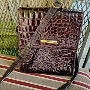 Vintage Leather Bag, Faux Croc Crossbody, Back Slide-In Phone Pocket, Excellent Condition, Two Inside Security Pockets