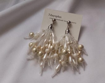 White / Pearl Tassel Earrings / Bridal / Wedding & Party / Pearl × Beads / Japanese Handmade Accessories
