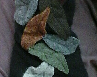 Cashmere Black Glovelettes with Leaves