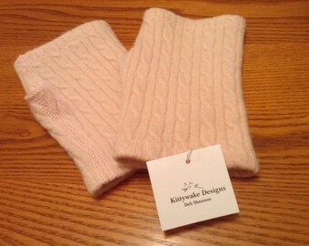 Pink cable Valentine Cashmere Mitts