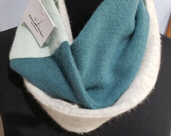 Cashmere Infinity scarf Light Grey/Spruce Green/Mint