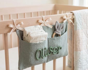 Personalisierter Krippen-Organizer, hängender Baumwollkinderzimmer-Caddy mit gestricktem Babynamen, Nachttisch-Aufbewahrung