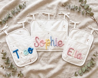 Personalisierter Name Krippe Organizer, Gehäkelte Kinderzimmer Caddy, personalisierte Baby-Dusche-Geschenk, Nachttisch Lagerung